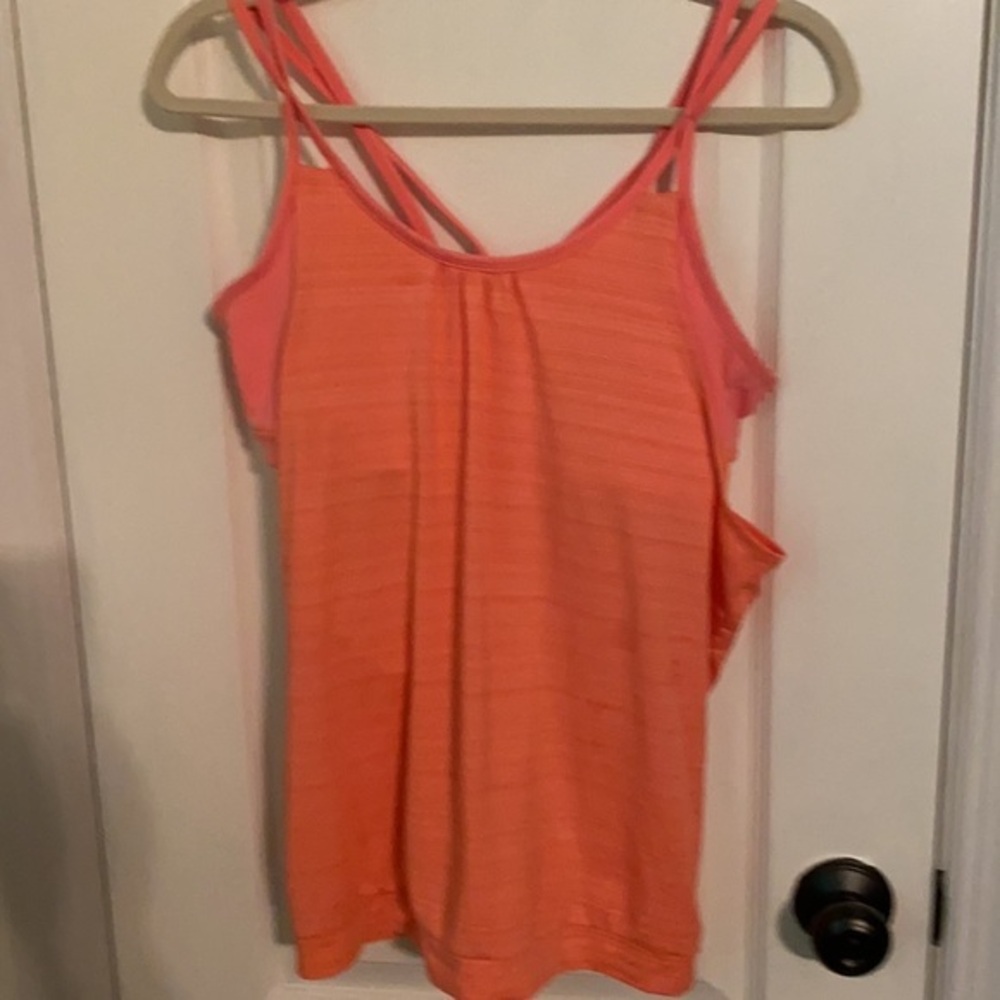Athleta Invigorate Tank Top Size Medium Color Coral